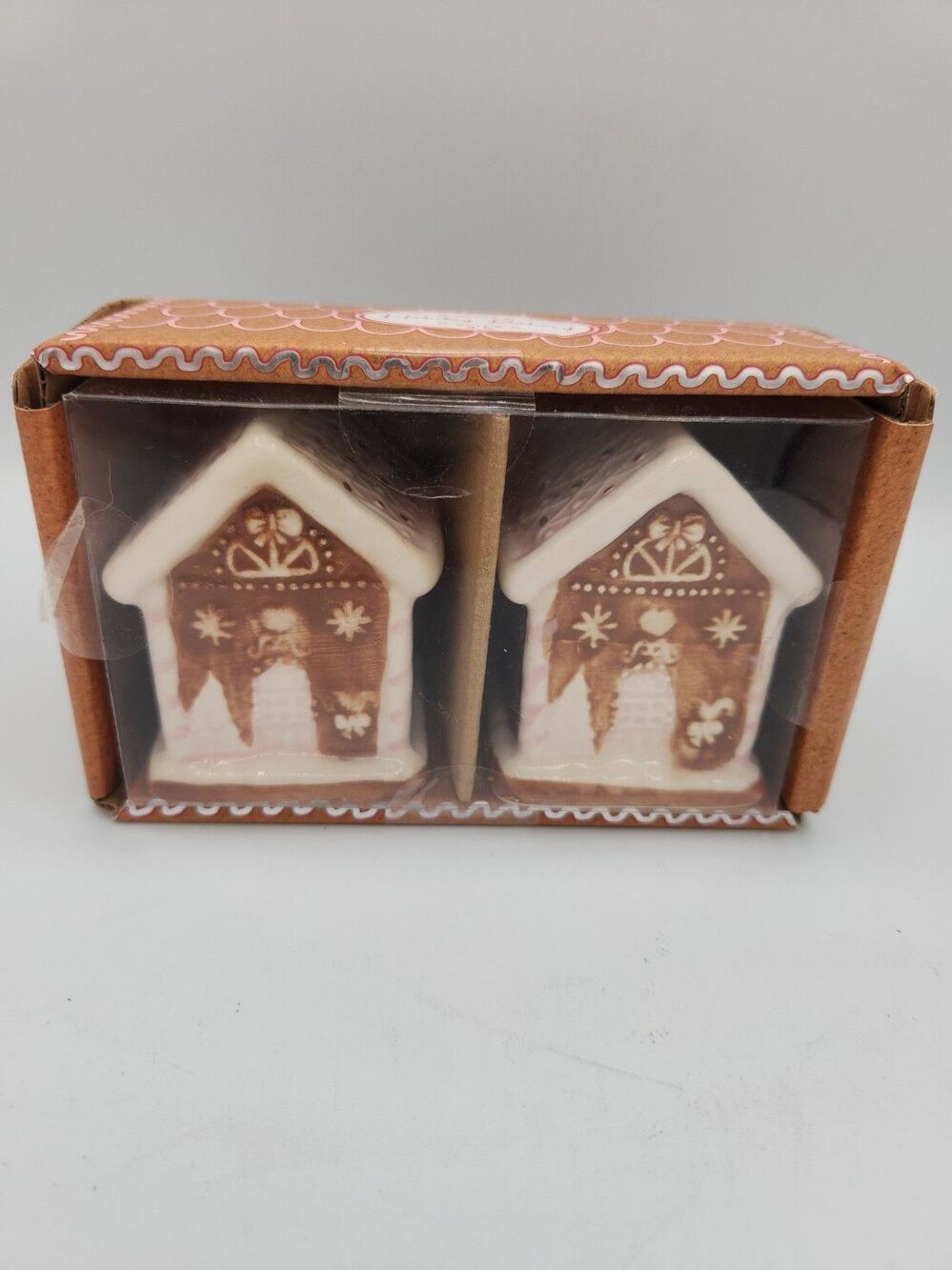 Gingerbread houses Christmas HOLIDAY salt and pepper shakers
